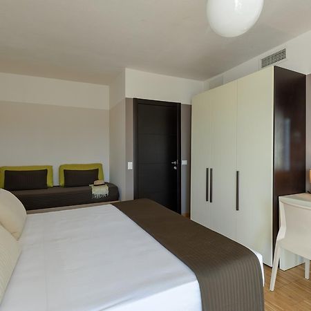 Vialeromadodici Rooms & Apartments Lazise Exterior foto