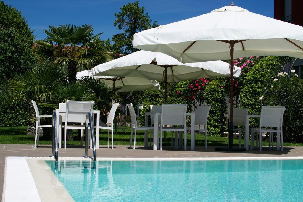 Vialeromadodici Rooms & Apartments Lazise Exterior foto